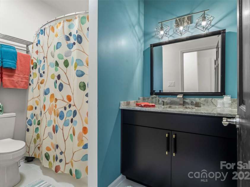 1441 Southpointe Drive, Morganton, NC 28655.  MLS# CAR4226820, YatesRealty ID 10578. 2nd floor full bathroom