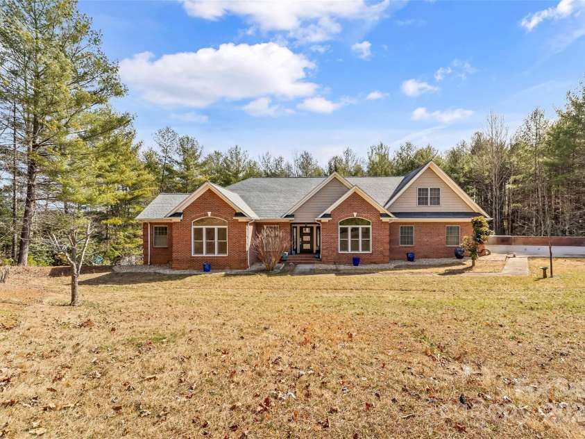 1441 Southpointe Drive, Morganton, NC 28655.  MLS# CAR4226820, YatesRealty ID 10578. 