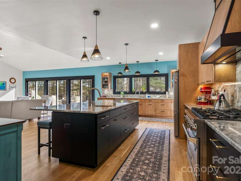 1441 Southpointe Drive, Morganton, NC 28655.  MLS# CAR4226820, YatesRealty ID 10578. 