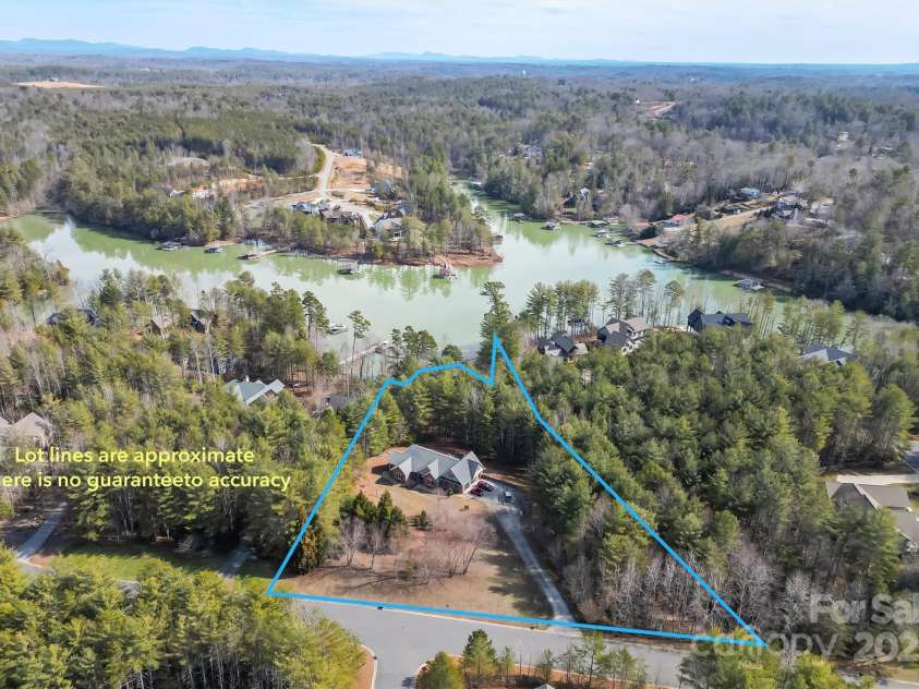 1441 Southpointe Drive, Morganton, NC 28655.  MLS# CAR4226820, YatesRealty ID 10578. 