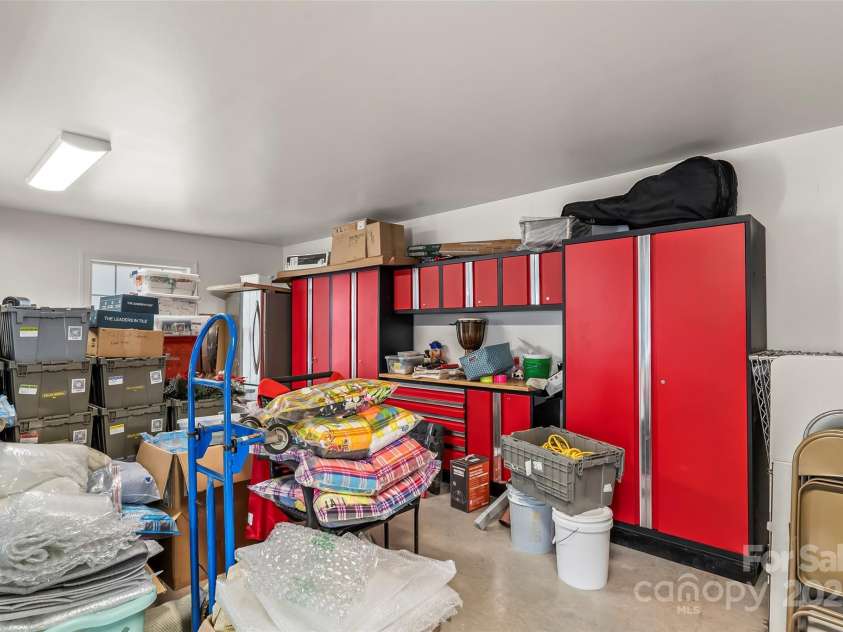 1441 Southpointe Drive, Morganton, NC 28655.  MLS# CAR4226820, YatesRealty ID 10578. Garage
