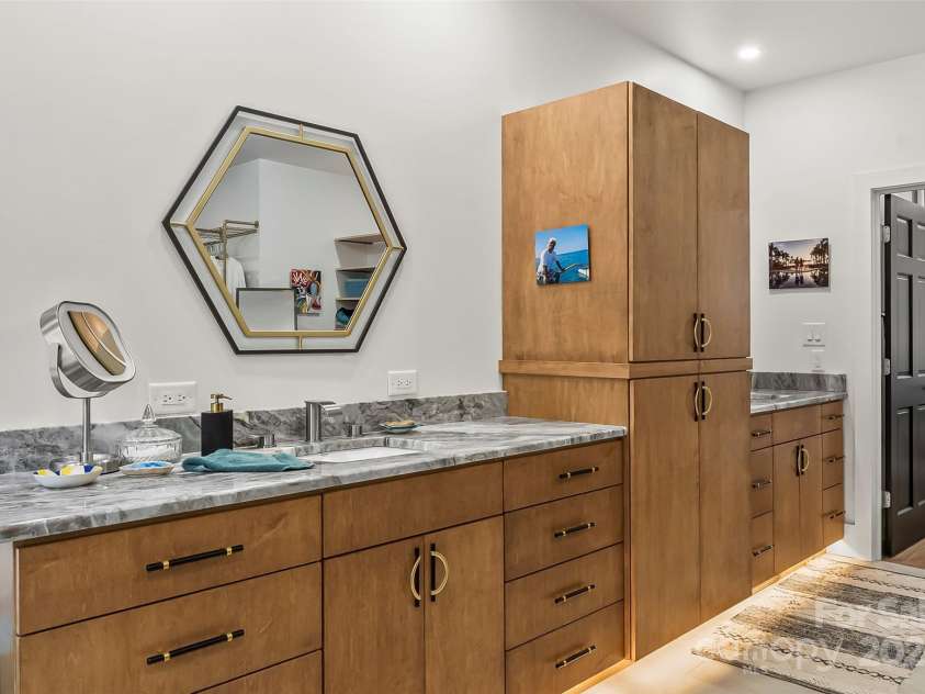 1441 Southpointe Drive, Morganton, NC 28655.  MLS# CAR4226820, YatesRealty ID 10578. Primary bathroom