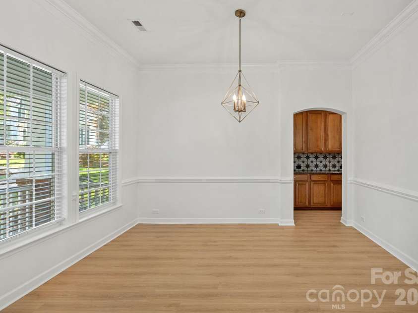 17747 North Shore Circle, Cornelius, NC 28031.  MLS# CAR4365977, YatesRealty ID 10579. 