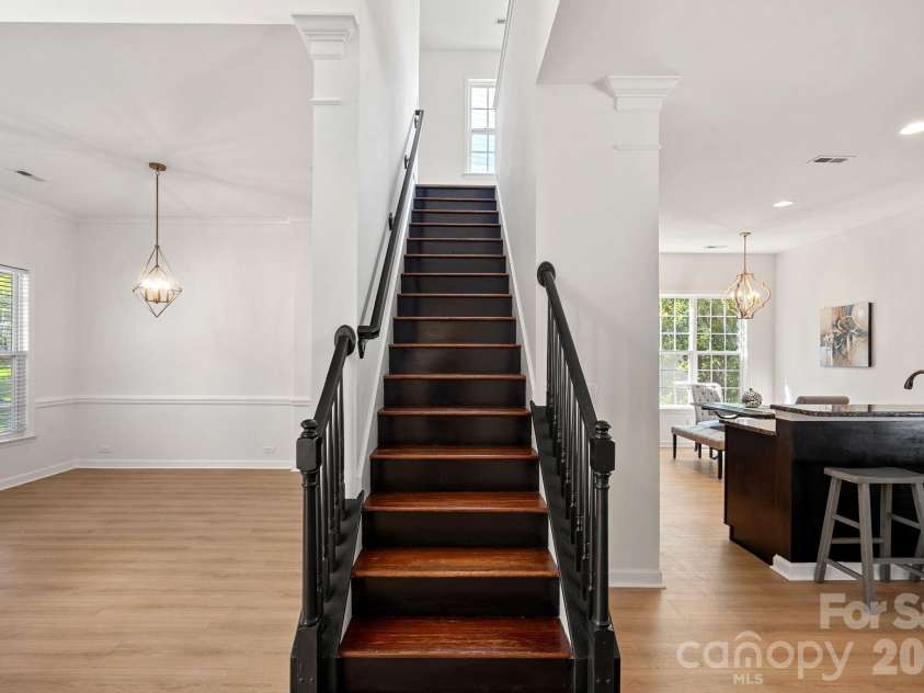17747 North Shore Circle, Cornelius, NC 28031.  MLS# CAR4365977, YatesRealty ID 10579. 