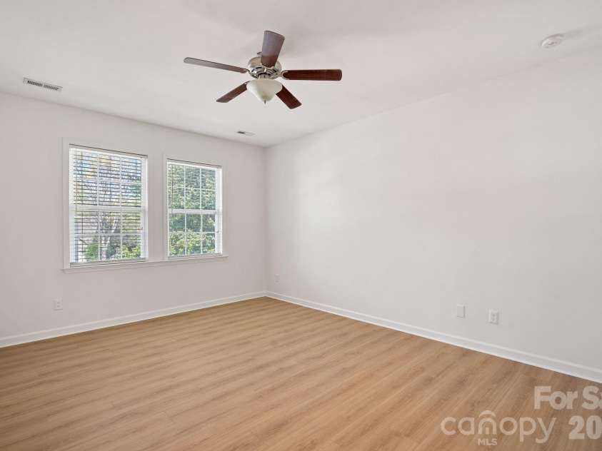 17747 North Shore Circle, Cornelius, NC 28031.  MLS# CAR4365977, YatesRealty ID 10579. 