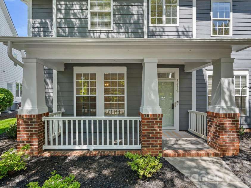 17747 North Shore Circle, Cornelius, NC 28031.  MLS# CAR4365977, YatesRealty ID 10579. 