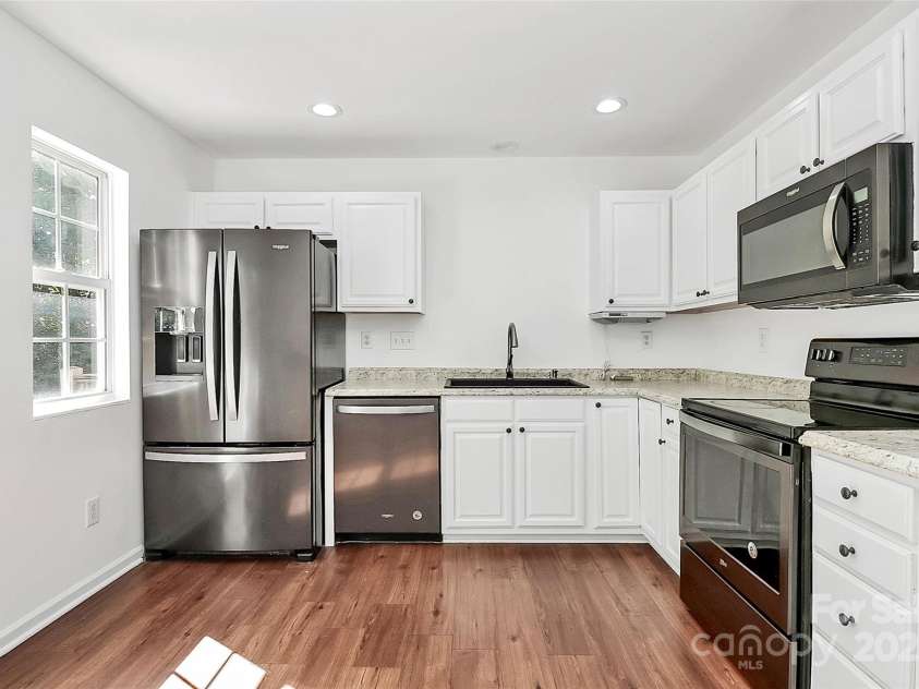 10549 Yellow Rose Lane, Charlotte, NC 28269.  MLS# CAR4310957, YatesRealty ID 1058. 