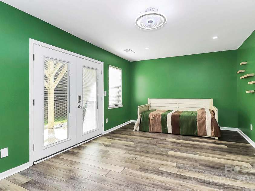 10549 Yellow Rose Lane, Charlotte, NC 28269.  MLS# CAR4310957, YatesRealty ID 1058. 