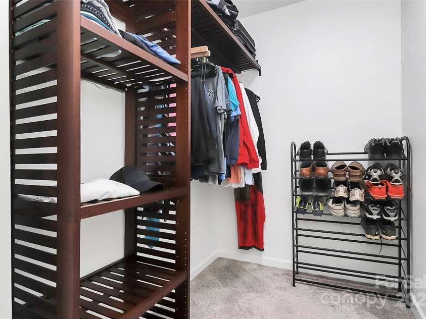 10549 Yellow Rose Lane, Charlotte, NC 28269.  MLS# CAR4310957, YatesRealty ID 1058. 