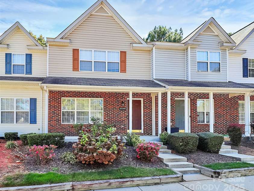 10549 Yellow Rose Lane, Charlotte, NC 28269.  MLS# CAR4310957, YatesRealty ID 1058. 