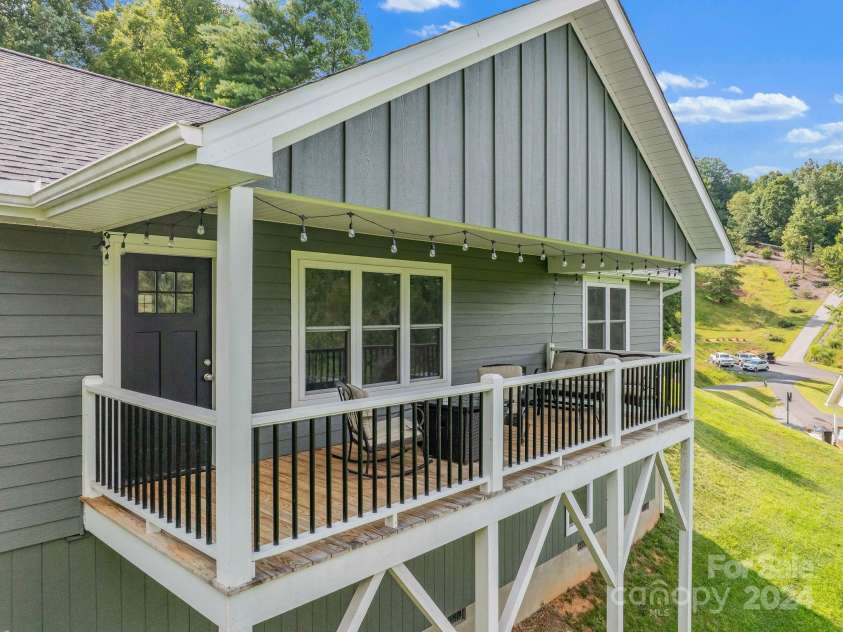 107 Clear View Drive, Mars Hill, NC 28754.  MLS# CAR4170312, YatesRealty ID 10580. 