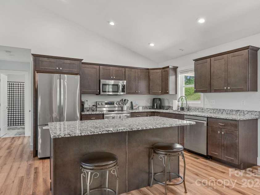 107 Clear View Drive, Mars Hill, NC 28754.  MLS# CAR4170312, YatesRealty ID 10580. 