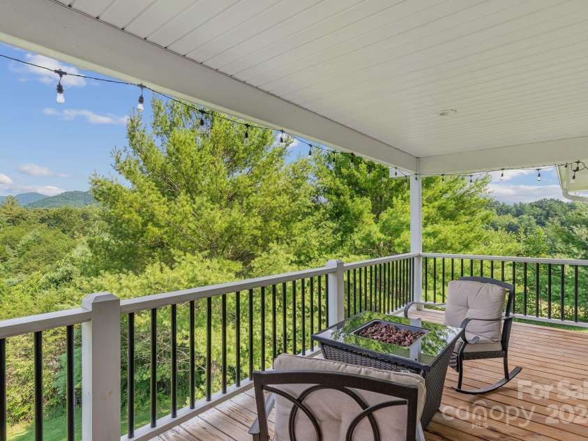 107 Clear View Drive, Mars Hill, NC 28754.  MLS# CAR4170312, YatesRealty ID 10580. 