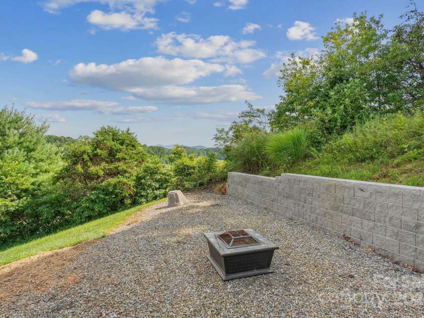 107 Clear View Drive, Mars Hill, NC 28754.  MLS# CAR4170312, YatesRealty ID 10580. 