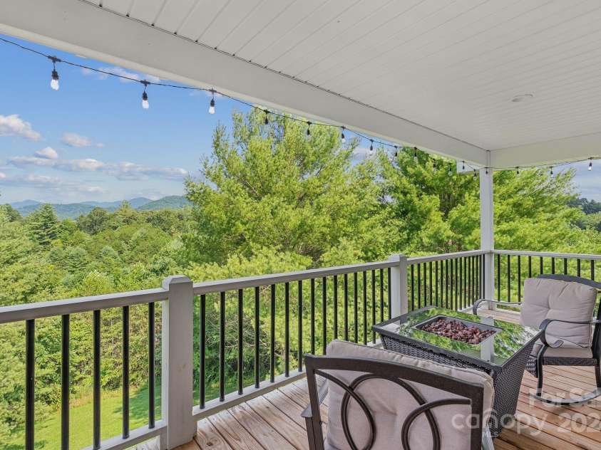 107 Clear View Drive, Mars Hill, NC 28754.  MLS# CAR4170312, YatesRealty ID 10580. 