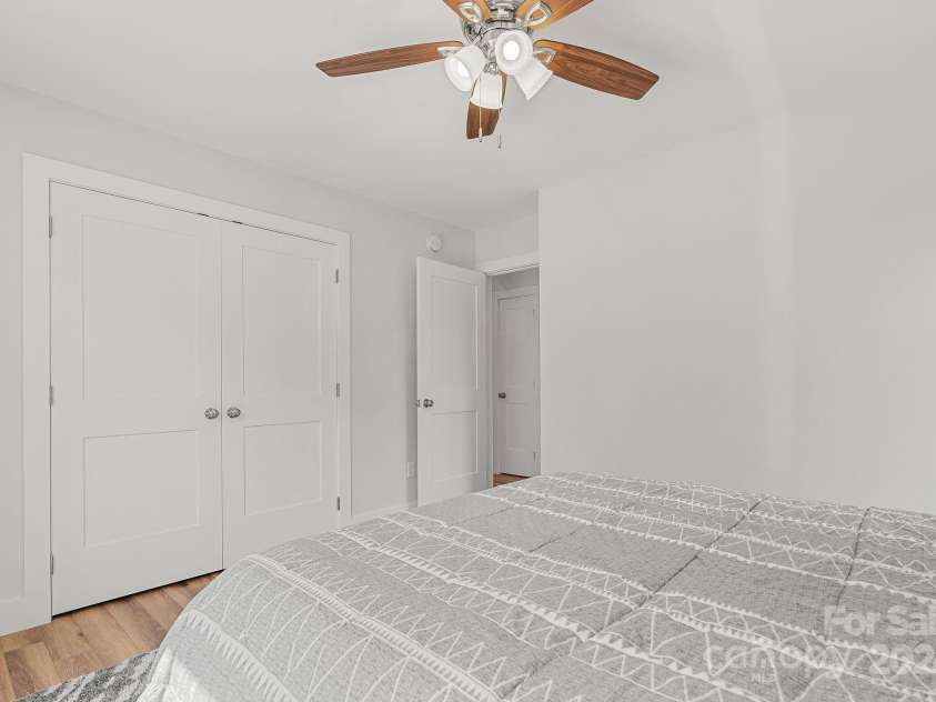 107 Clear View Drive, Mars Hill, NC 28754.  MLS# CAR4170312, YatesRealty ID 10580. 