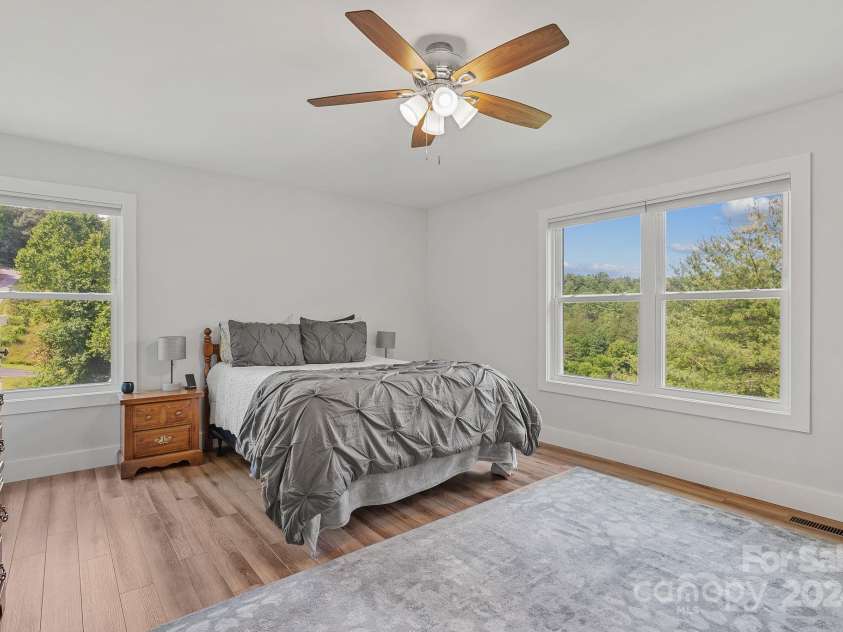 107 Clear View Drive, Mars Hill, NC 28754.  MLS# CAR4170312, YatesRealty ID 10580. 