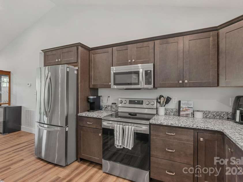 107 Clear View Drive, Mars Hill, NC 28754.  MLS# CAR4170312, YatesRealty ID 10580. Great kitchen design.