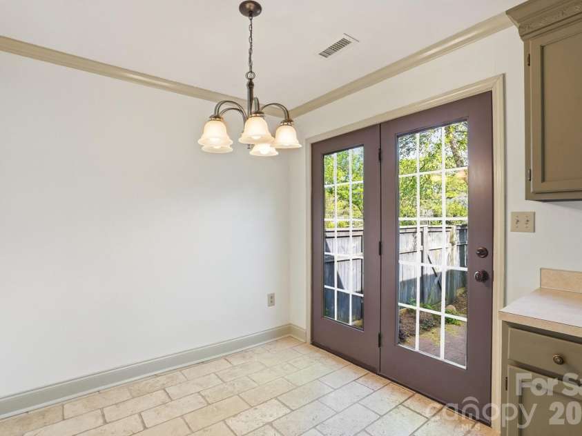 728 Clayfield Court, Charlotte, NC 28209.  MLS# CAR4366490, YatesRealty ID 10580. 
