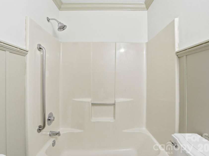 728 Clayfield Court, Charlotte, NC 28209.  MLS# CAR4366490, YatesRealty ID 10580. Second full bathroom