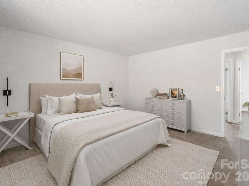 8826 Burnt Umber Drive, Charlotte, NC 28215.  MLS# CAR4363113, YatesRealty ID 10581. Virtually Staged Primary Bedroom