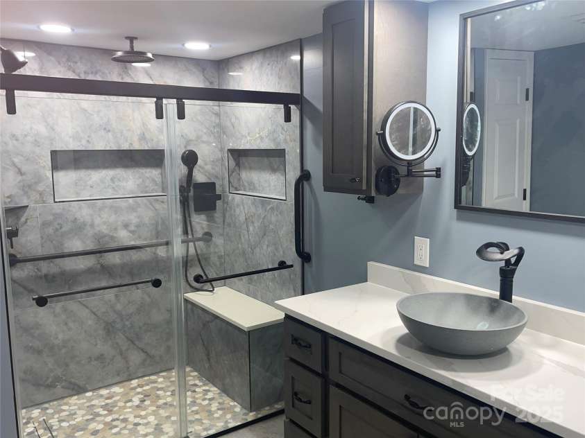 485 Harper Miller Drive, Cleveland, NC 27013.  MLS# CAR4231212, YatesRealty ID 10582. BEAUTIFULLY REMODELED BATHROOM