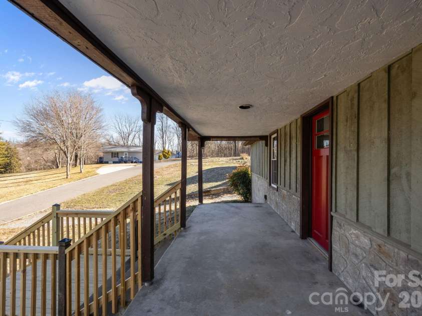 62 Mitchell Street, Canton, NC 28716.  MLS# CAR4338077, YatesRealty ID 10582. 