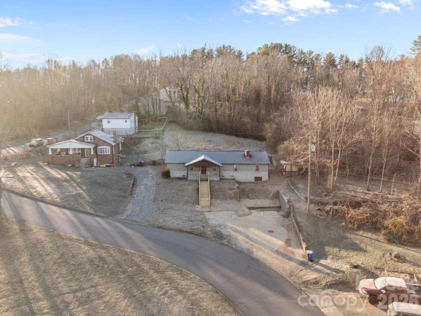 62 Mitchell Street, Canton, NC 28716.  MLS# CAR4338077, YatesRealty ID 10582. 