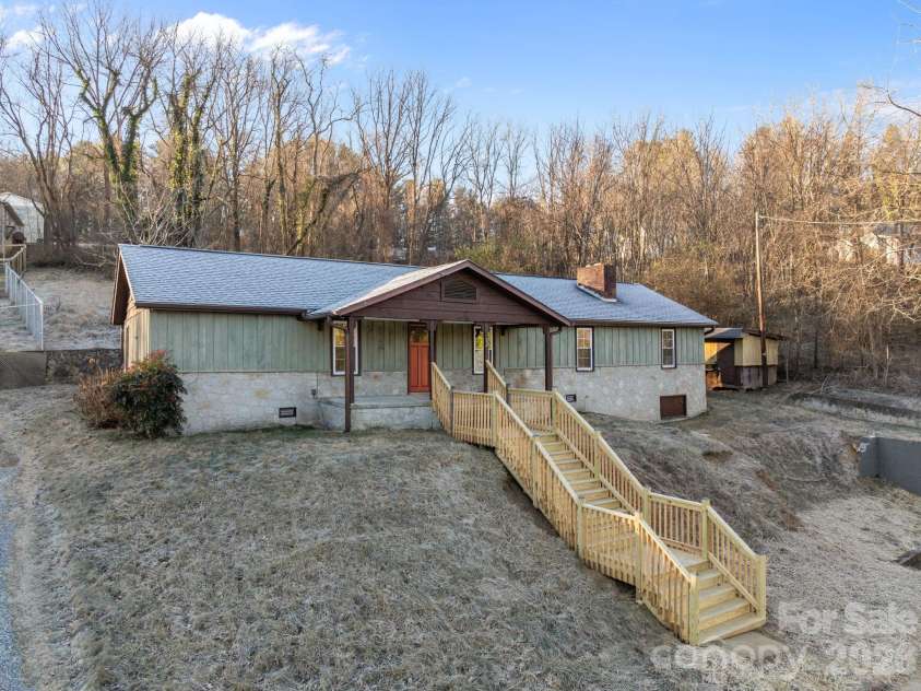 62 Mitchell Street, Canton, NC 28716.  MLS# CAR4338077, YatesRealty ID 10582. 