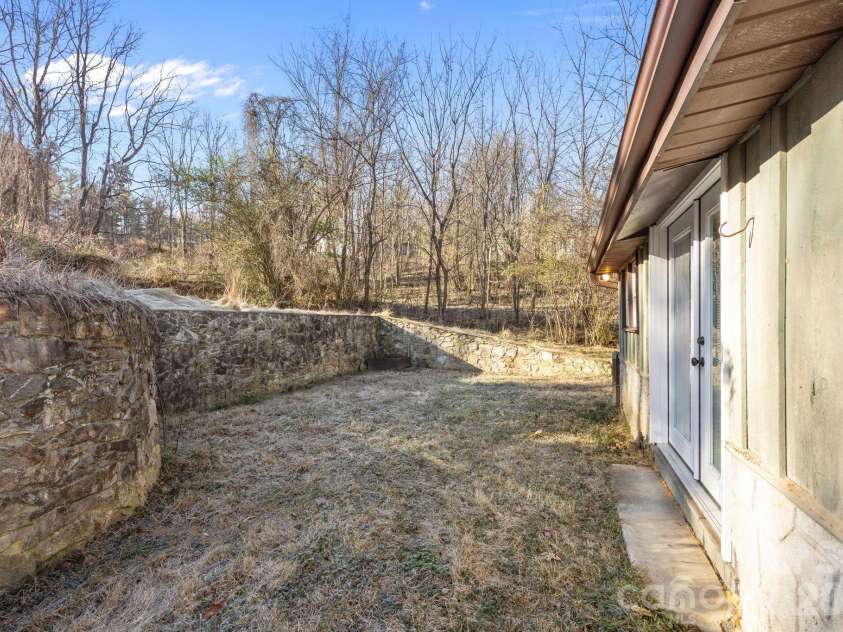 62 Mitchell Street, Canton, NC 28716.  MLS# CAR4338077, YatesRealty ID 10582. 