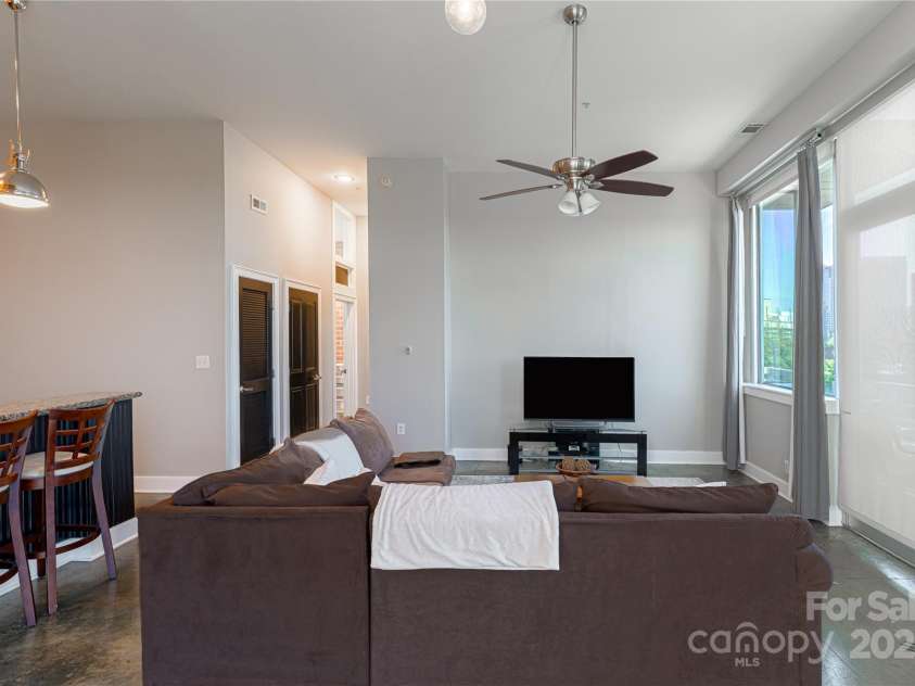 710 Trade Street, Charlotte, NC 28202.  MLS# CAR4304534, YatesRealty ID 10583. 