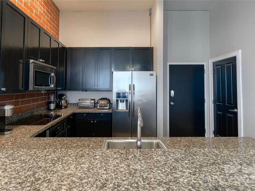 710 Trade Street, Charlotte, NC 28202.  MLS# CAR4304534, YatesRealty ID 10583. 