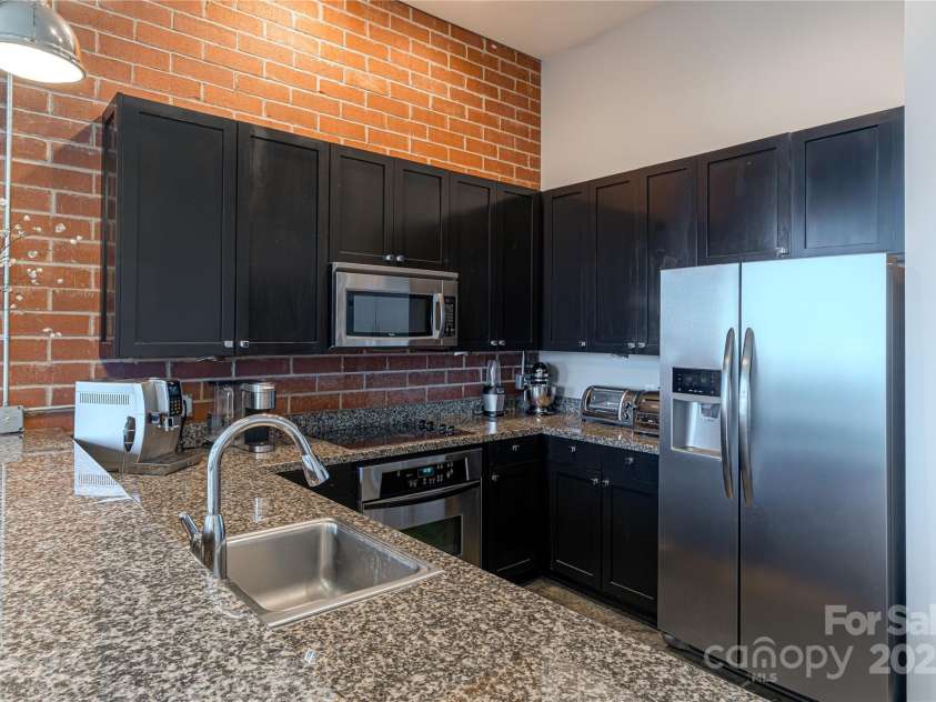 710 Trade Street, Charlotte, NC 28202.  MLS# CAR4304534, YatesRealty ID 10583. 