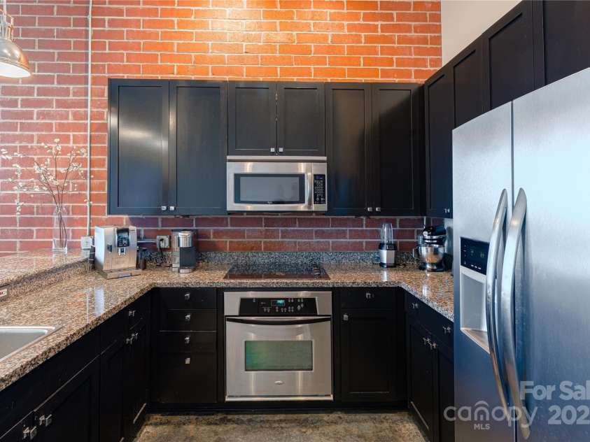 710 Trade Street, Charlotte, NC 28202.  MLS# CAR4304534, YatesRealty ID 10583. 
