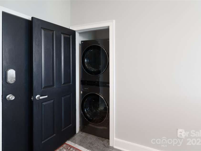 710 Trade Street, Charlotte, NC 28202.  MLS# CAR4304534, YatesRealty ID 10583. 