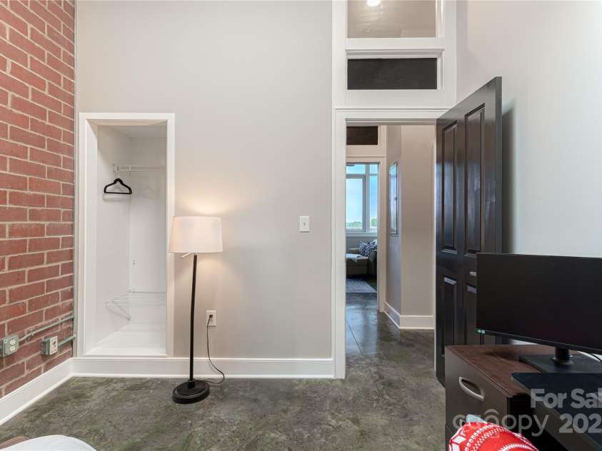 710 Trade Street, Charlotte, NC 28202.  MLS# CAR4304534, YatesRealty ID 10583. 