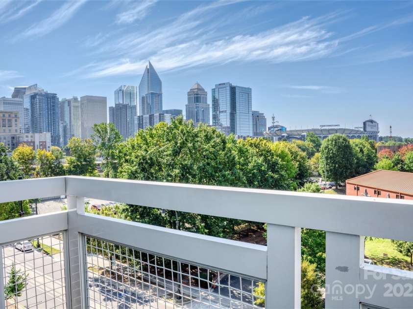 710 Trade Street, Charlotte, NC 28202.  MLS# CAR4304534, YatesRealty ID 10583. 