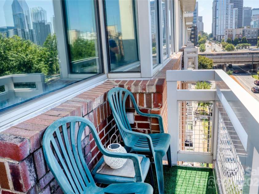 710 Trade Street, Charlotte, NC 28202.  MLS# CAR4304534, YatesRealty ID 10583. 