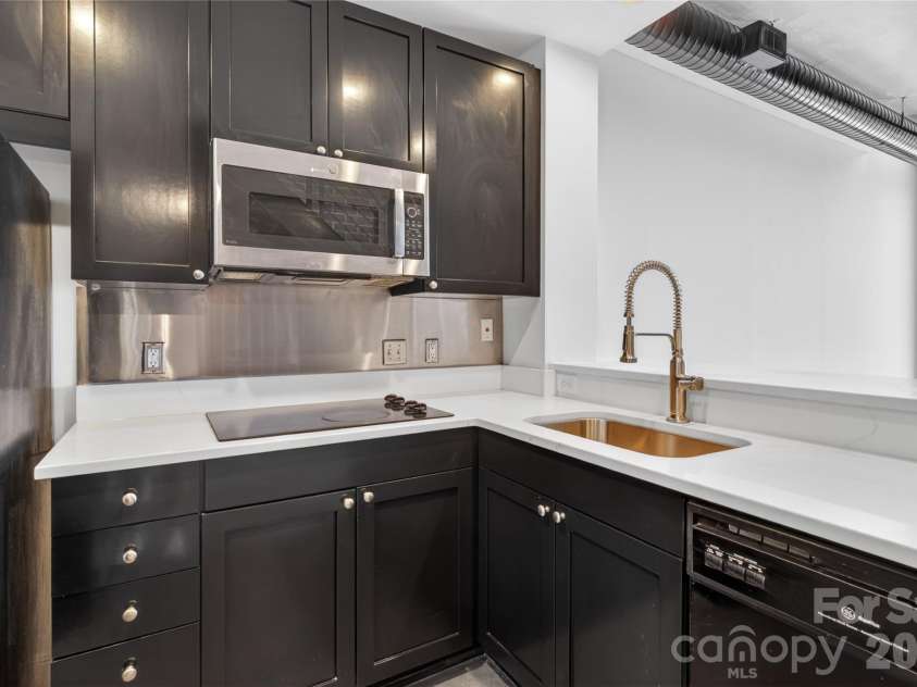 710 Trade Street, Charlotte, NC 28202.  MLS# CAR4362651, YatesRealty ID 10583. 