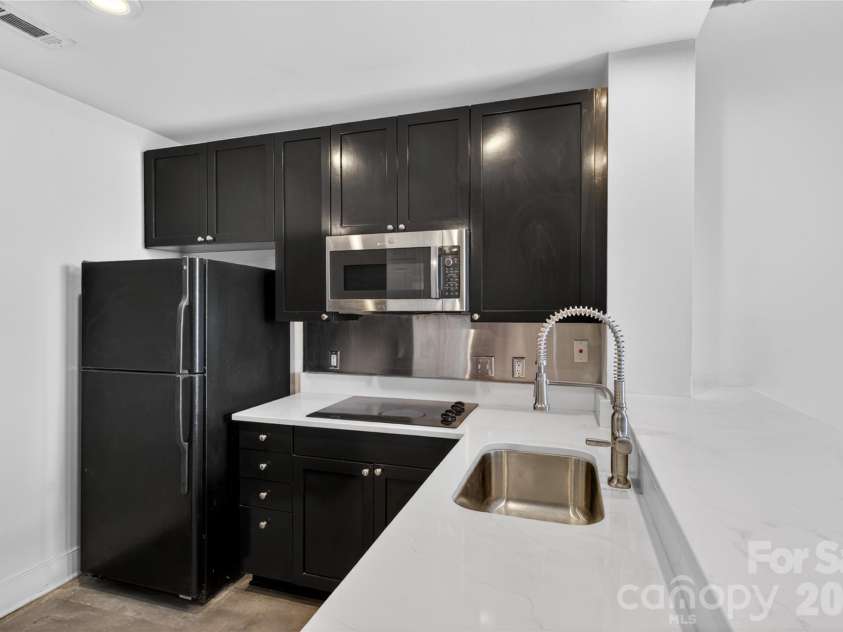 710 Trade Street, Charlotte, NC 28202.  MLS# CAR4362651, YatesRealty ID 10583. 