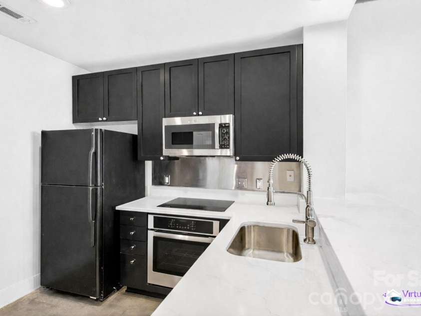 710 Trade Street, Charlotte, NC 28202.  MLS# CAR4362651, YatesRealty ID 10583. 