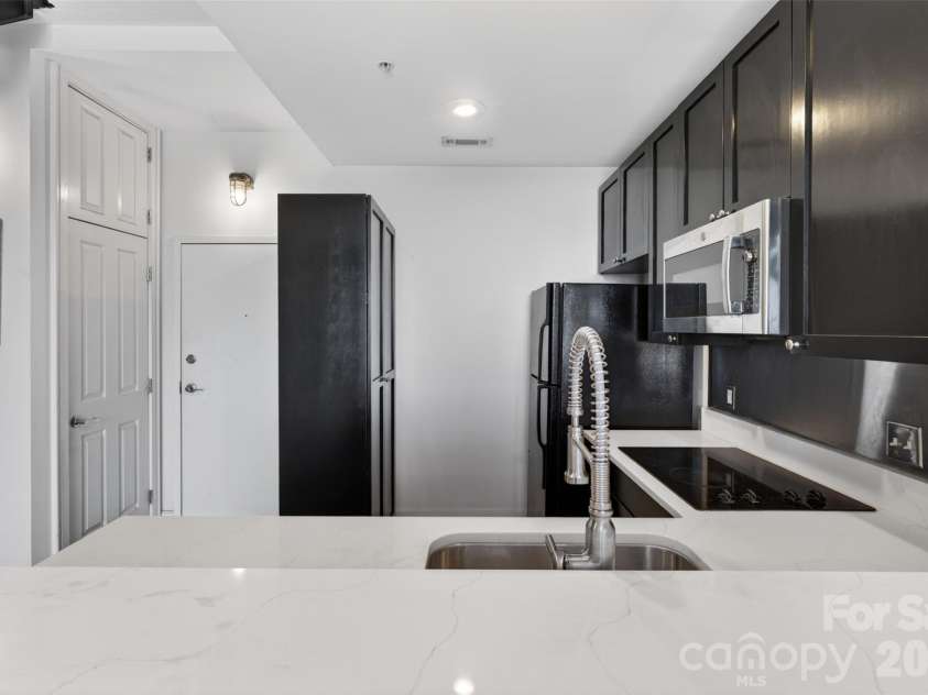 710 Trade Street, Charlotte, NC 28202.  MLS# CAR4362651, YatesRealty ID 10583. 