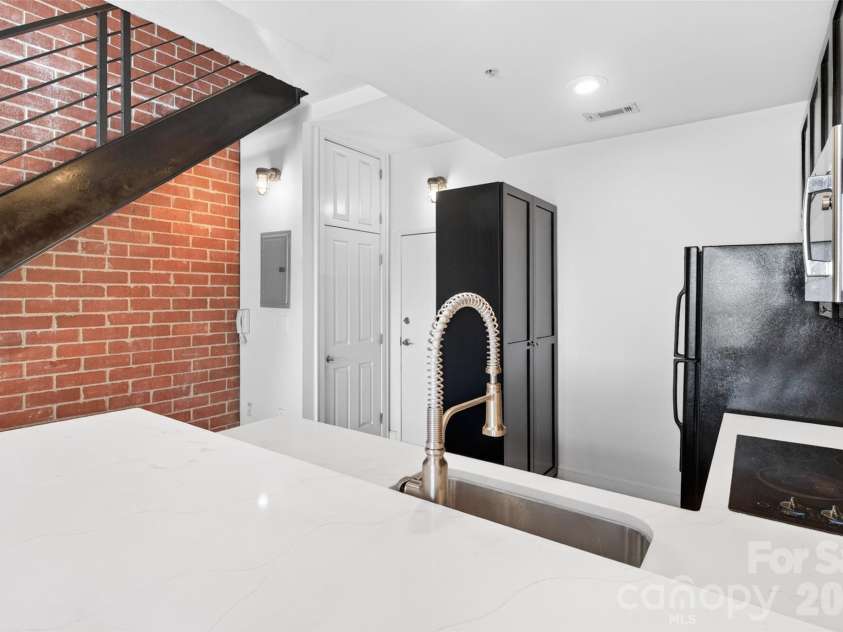 710 Trade Street, Charlotte, NC 28202.  MLS# CAR4362651, YatesRealty ID 10583. 