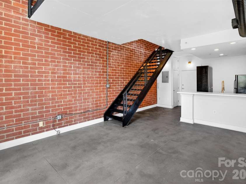 710 Trade Street, Charlotte, NC 28202.  MLS# CAR4362651, YatesRealty ID 10583. 