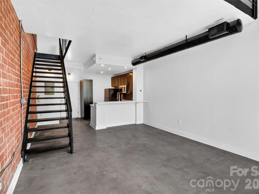 710 Trade Street, Charlotte, NC 28202.  MLS# CAR4362651, YatesRealty ID 10583. 