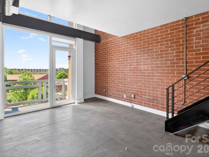 710 Trade Street, Charlotte, NC 28202.  MLS# CAR4362651, YatesRealty ID 10583. 