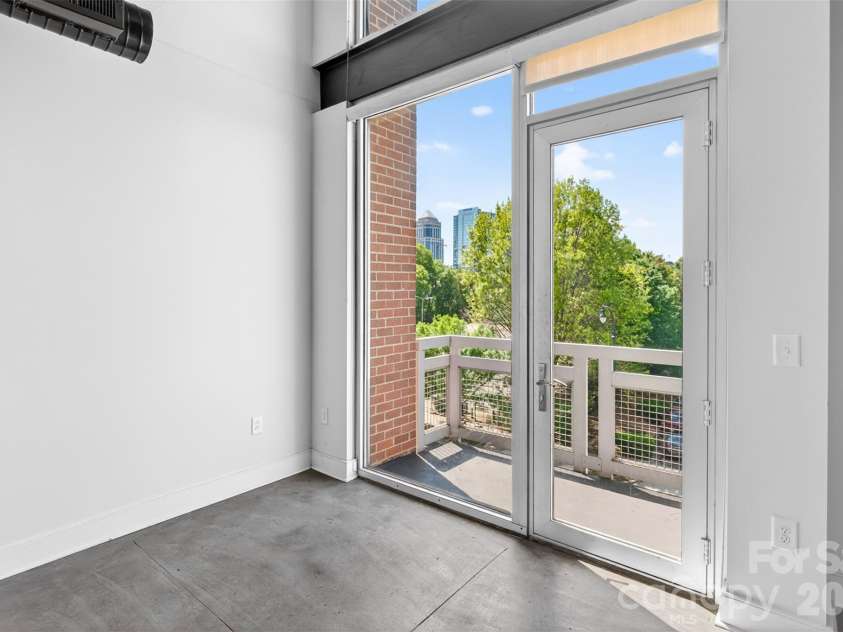 710 Trade Street, Charlotte, NC 28202.  MLS# CAR4362651, YatesRealty ID 10583. 