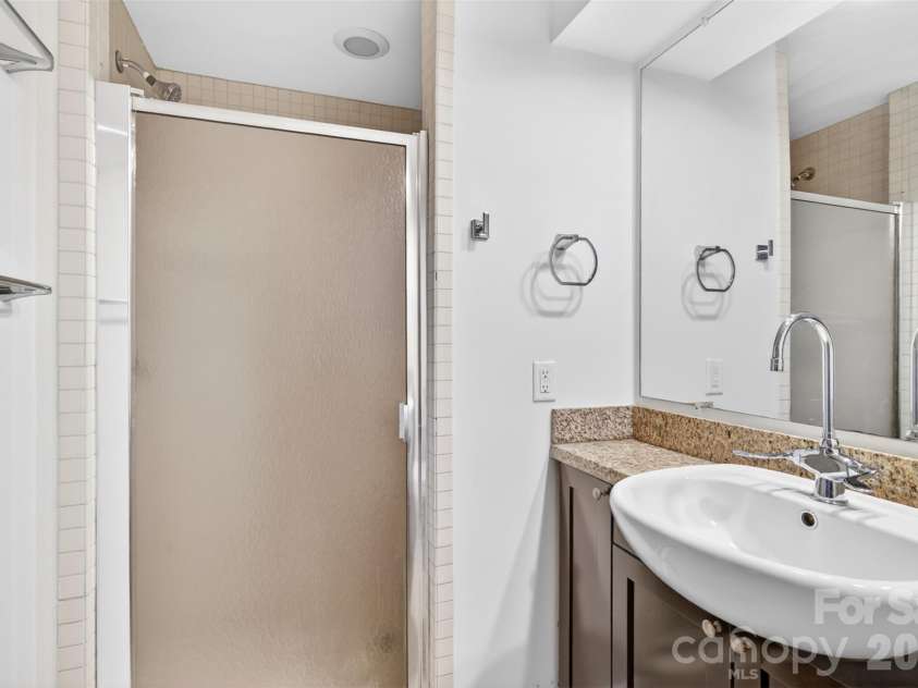 710 Trade Street, Charlotte, NC 28202.  MLS# CAR4362651, YatesRealty ID 10583. 