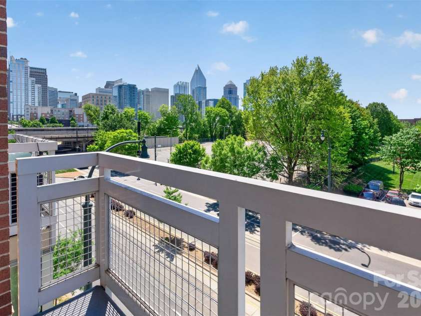 710 Trade Street, Charlotte, NC 28202.  MLS# CAR4362651, YatesRealty ID 10583. 