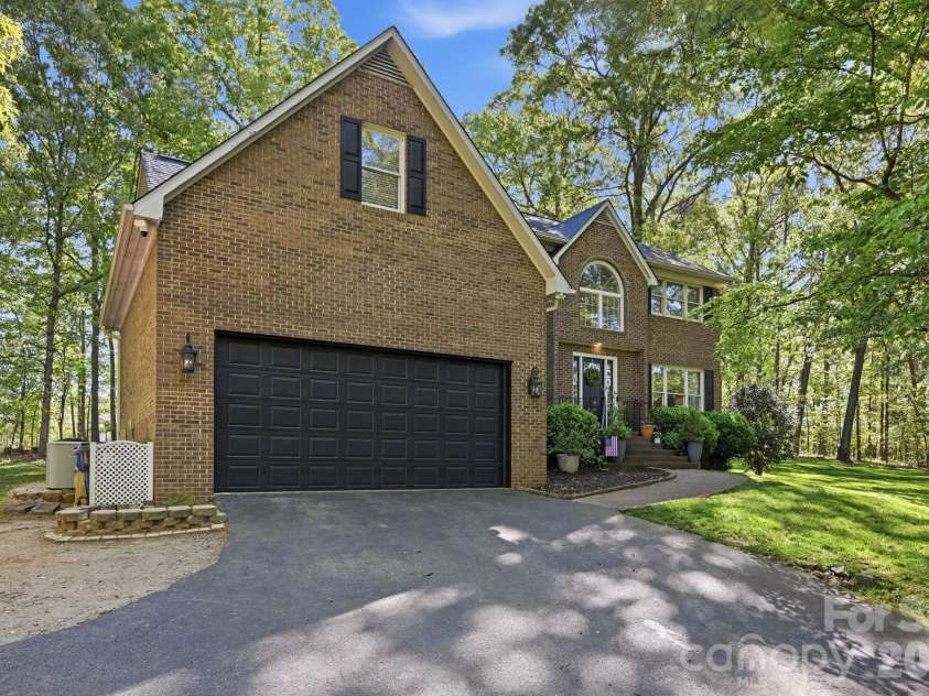 7319 Gilead Road, Huntersville, NC 28078.  MLS# CAR4366265, YatesRealty ID 10584. 